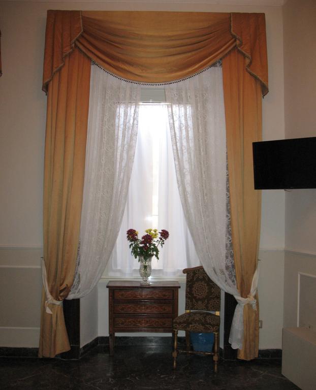 Alibrandi Palace Civitavecchia Pokoj fotografie
