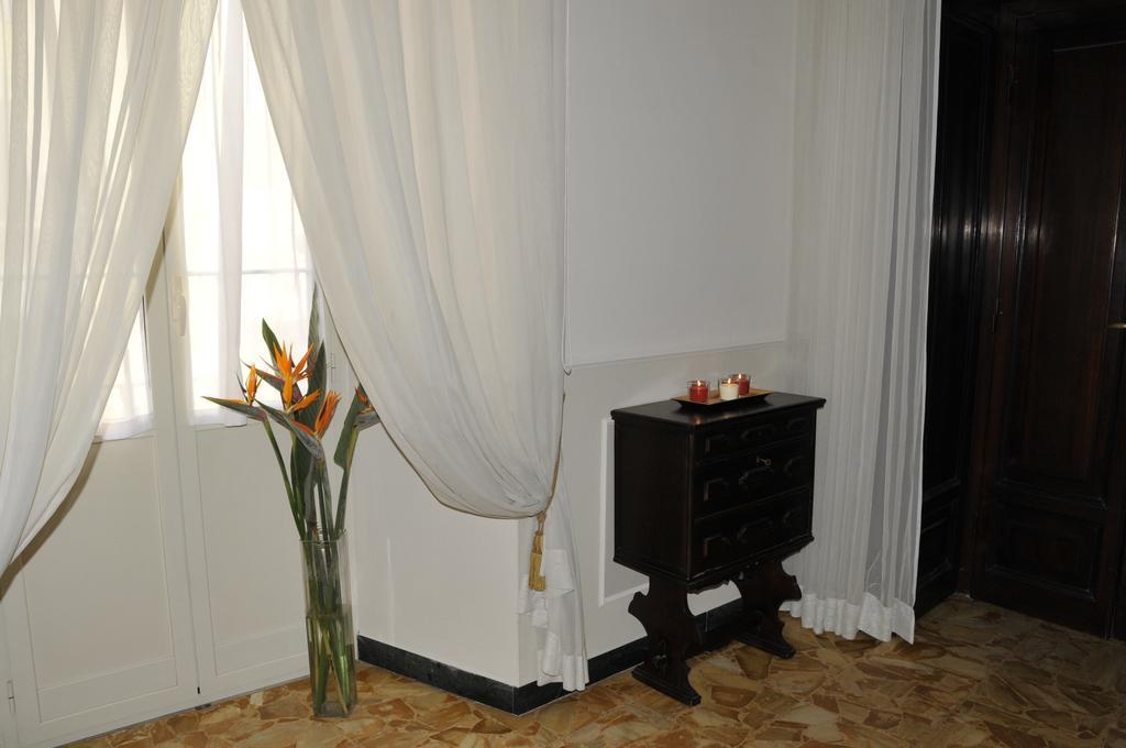 Alibrandi Palace Civitavecchia Pokoj fotografie